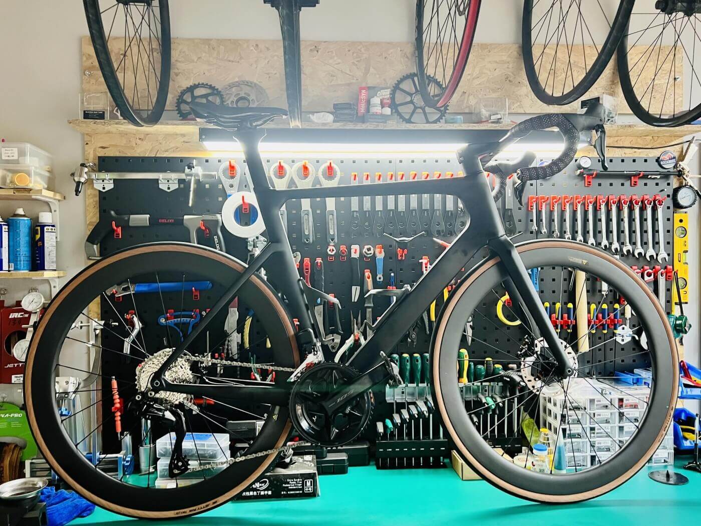 CR08 disc brake road bicycle frame