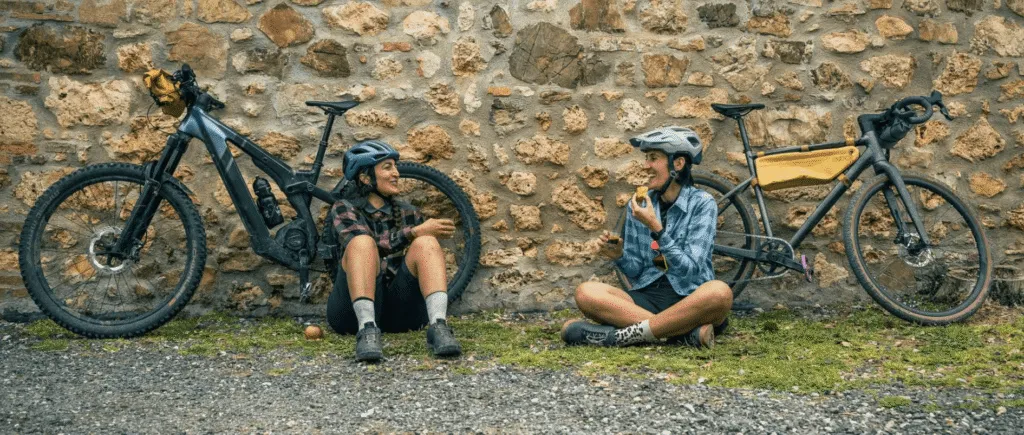 bici da ghiaia in fibra di carbonio