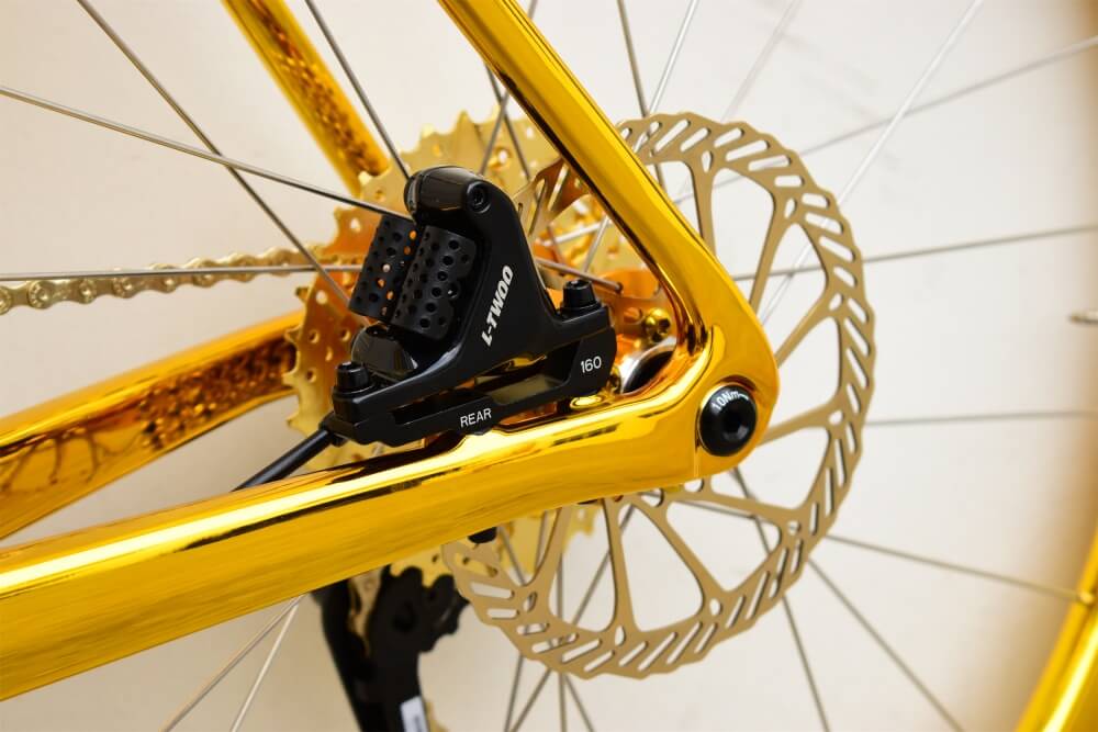CR025 internal cable routing bicycle frame