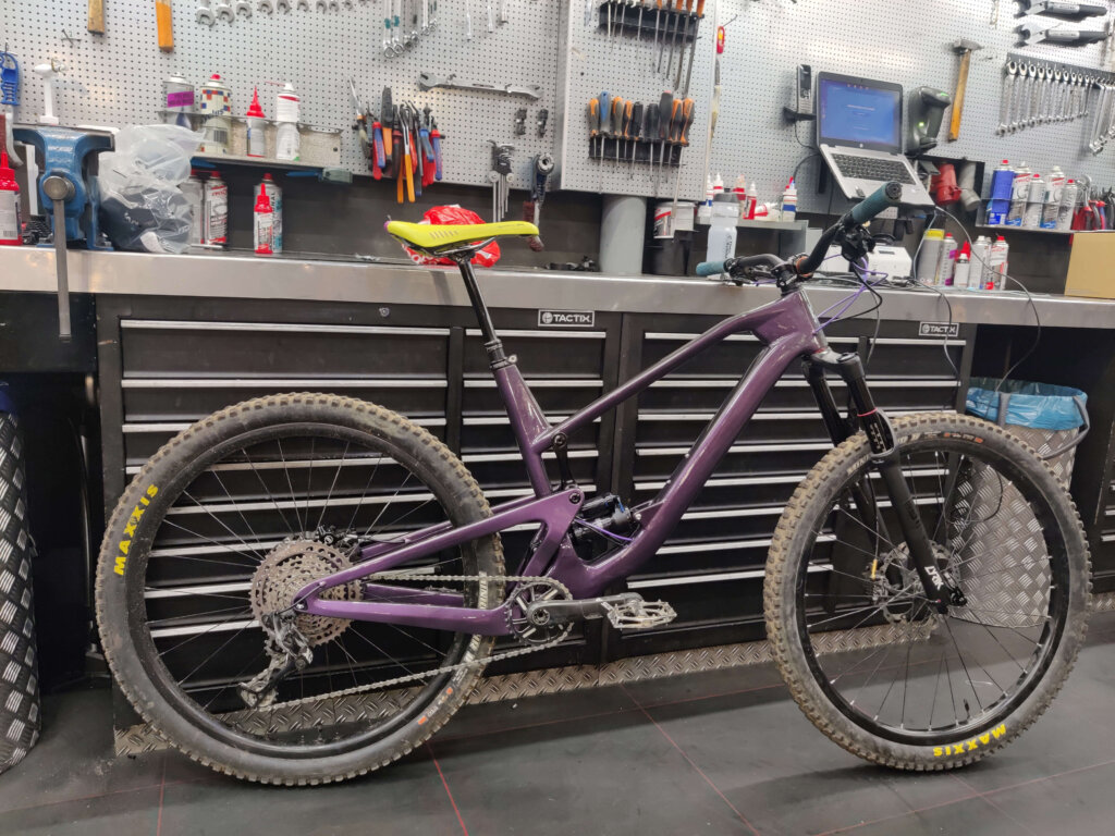 mountain bike frame full suspension