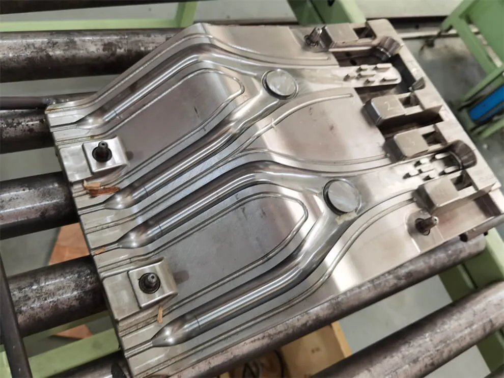bicycle fork mold