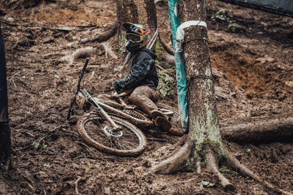 full suspension bicycle race