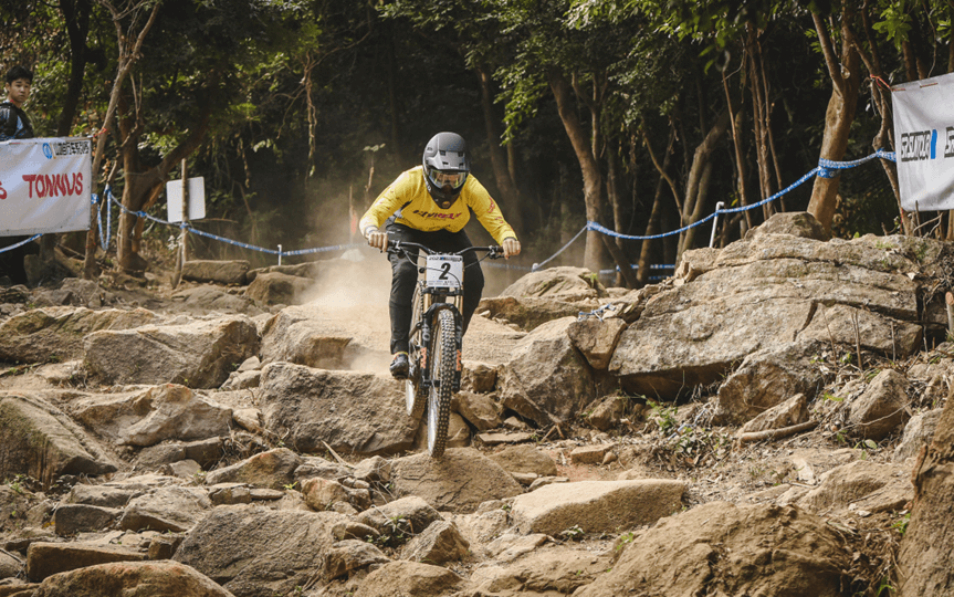 full suspension bicycle race