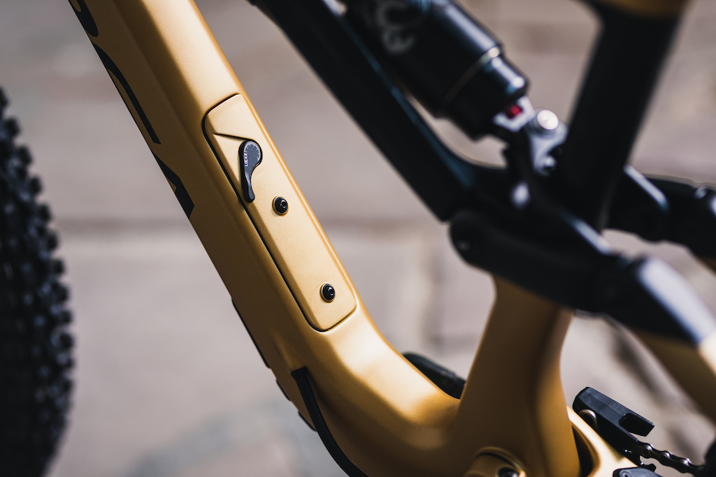 mountain bike frame-built in storage