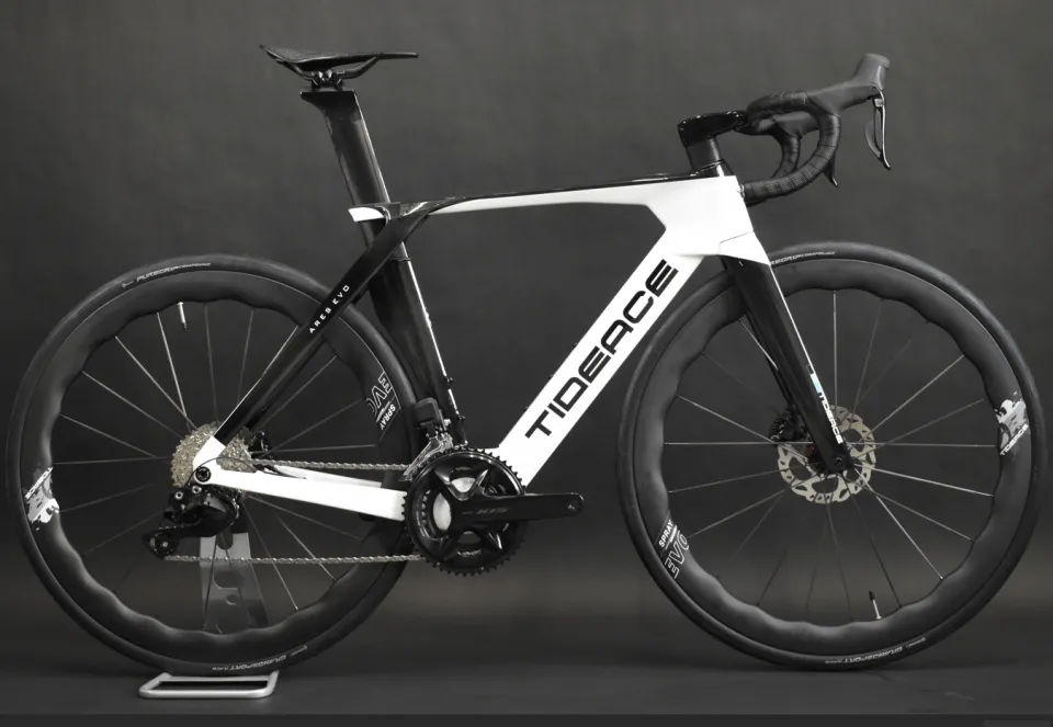 CR068 aero road frame