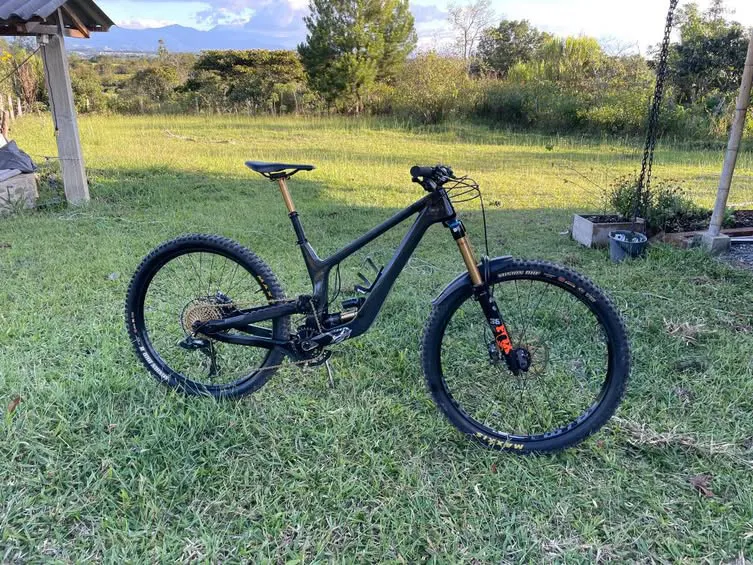 FS838 29er enduro suspsension bike