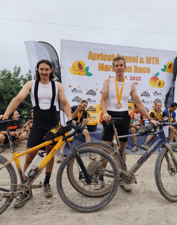 gravelbike frameset race