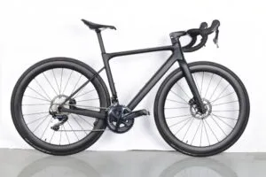 R266 Road bike