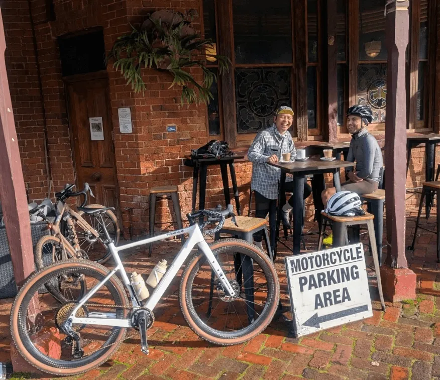 Bicicleta de grava con almacenamiento para el cuadro