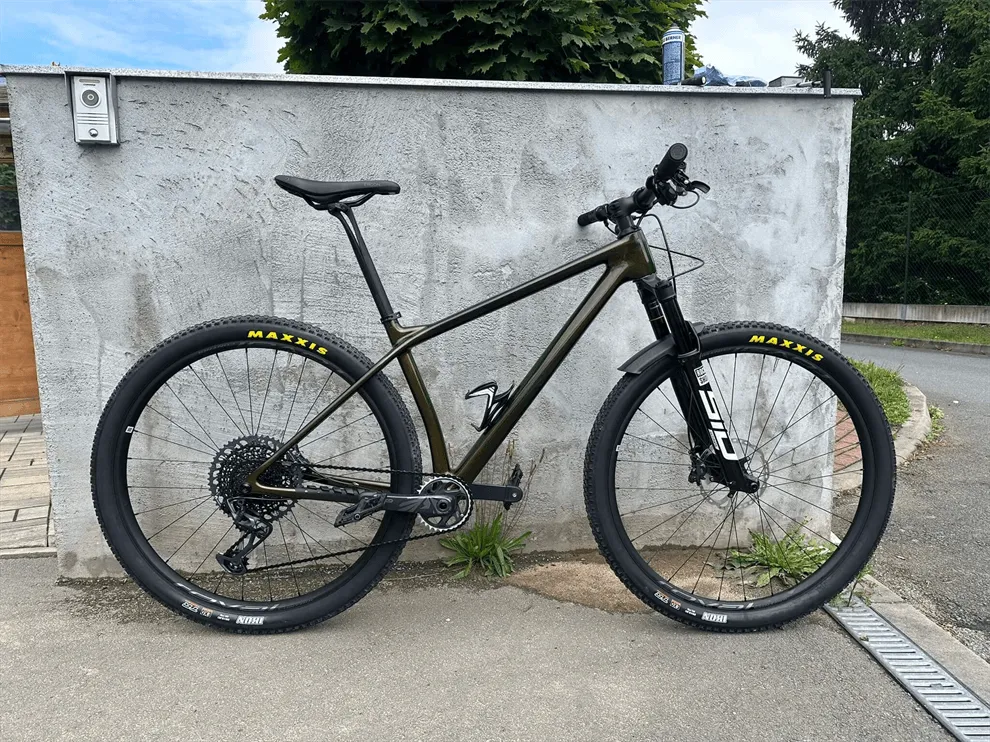 rama MTB z włókna węglowego