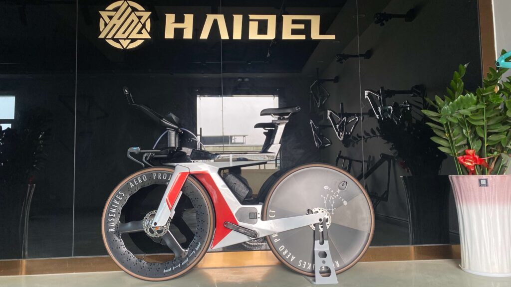 carbon triathlon bike