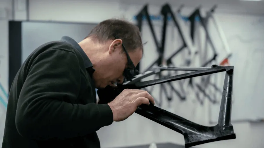 Kwaliteitscontrole van carbonfietsframes