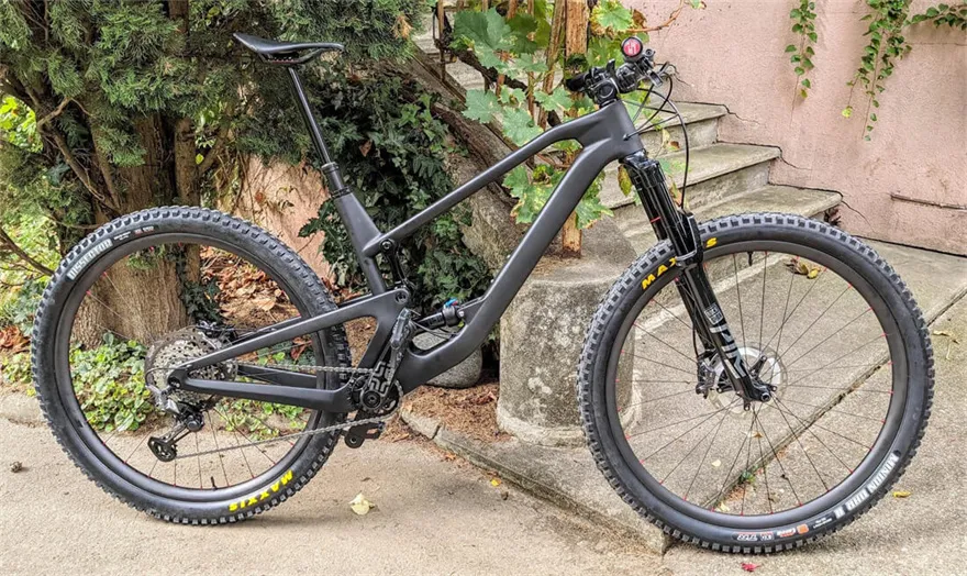 quadro de mountain bike em carbono