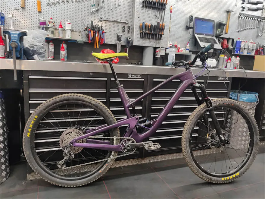quadro de mountain bike em carbono