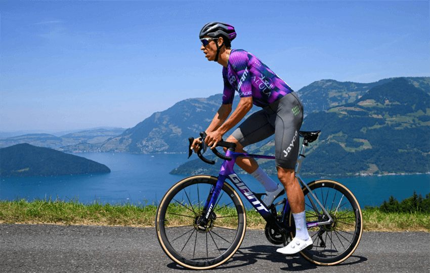 giant carbon fiber road bike frame 2026