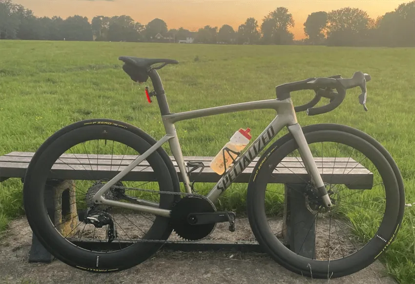 specializovaný rám silničního kola