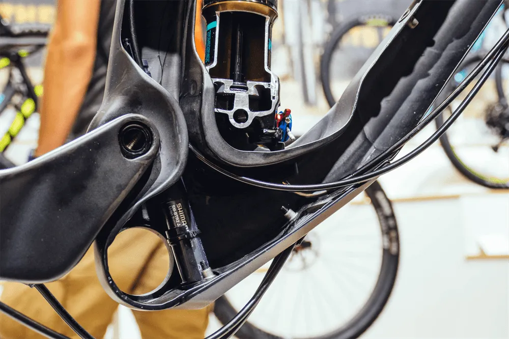 carbon bike frame technology