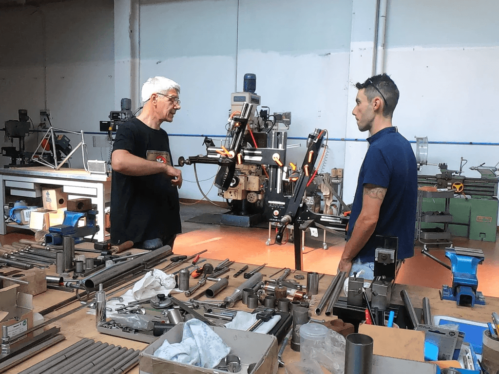 custom carbon bicycle frame supplier 