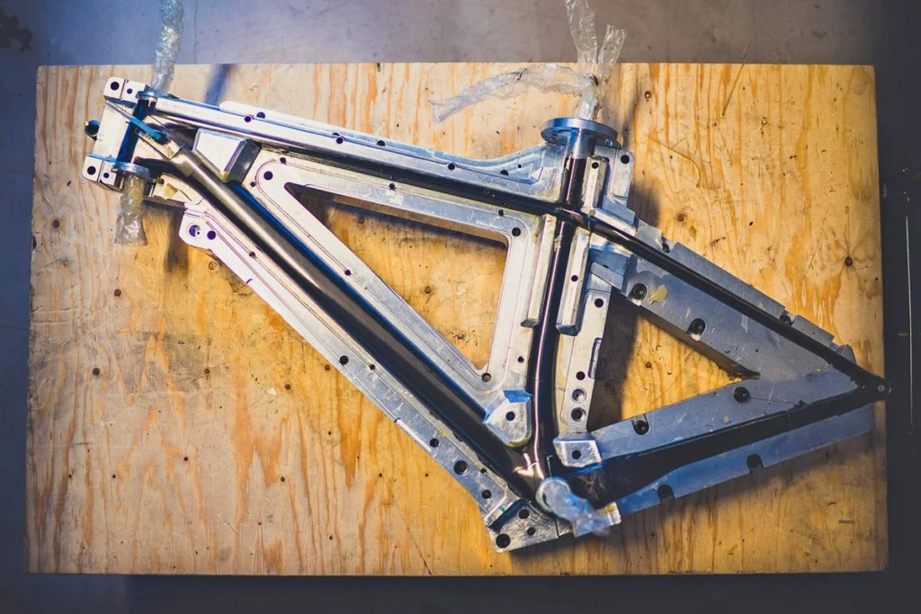 carbon fiber bicycle frame mold